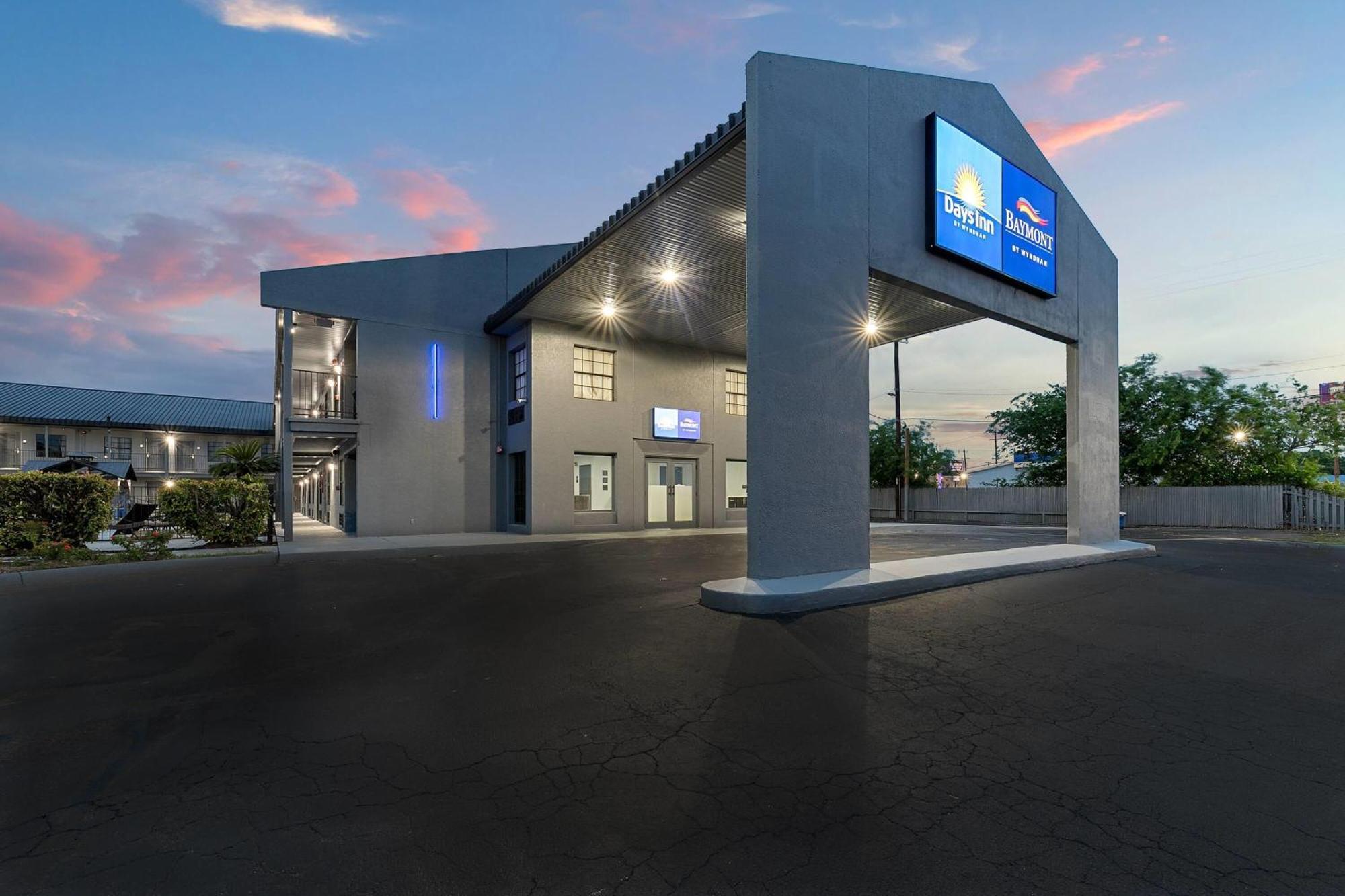 Days Inn By Wyndham San Antonio Near Lackland Afb Екстер'єр фото